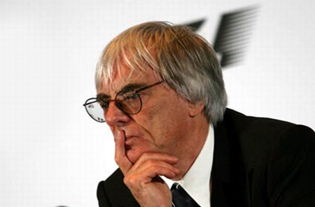 F1掌门人伯尼日前承认他对收购英超豪门阿森纳俱乐部很有兴趣