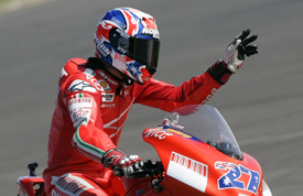 MotoGP:斯通纳圣马力诺夺冠 罗西新引擎问题退赛