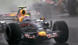 F1：祸起汉密尔顿！维泰尔追韦伯车尾遭遇重罚
