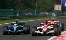 F1上海站各车队"背靠背"赶场 车手纷纷迟到赛场