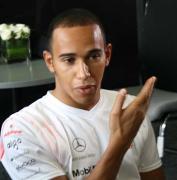 F1：汉密尔顿侥幸逃过处罚 下赛季将搭档阿隆索