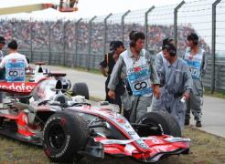 F1：小汉退赛车队买单 迈凯轮承认进站时间算错