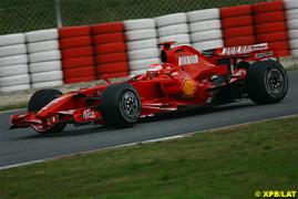 F1:车王舒马赫回归闪耀赛场 法拉利车队包揽前二