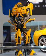 大黄蜂、C2与ASIMO 三款机器人大闹广州车展