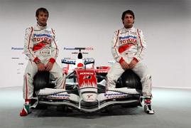 F1：丰田发布新赛车TF108  前定风翼模仿迈凯轮