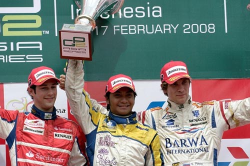 法兹(Fairuz Fauzy)在本周末的印度尼西亚仙图赛道赢得了GP2的冠军