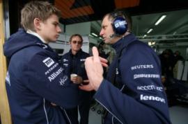 F1:巴塞罗那首日测试天气原因只有四支车队参加