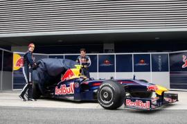 红牛RB5正式亮相 自称09赛季最漂亮一款F1新车