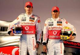 迈凯轮MP4-25亮相 两位F1世界冠军为新赛车揭幕