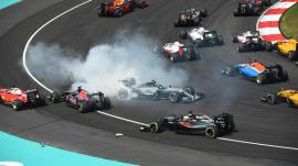 F1马来西亚站 红牛冠亚 汉密尔顿爆缸